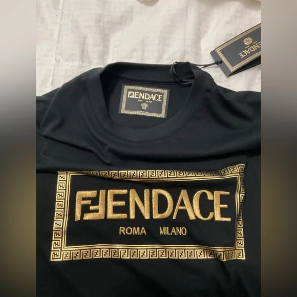 Fendi Fendace Logo Womens T-shirt
Black/Gold - Picture 8 of 14